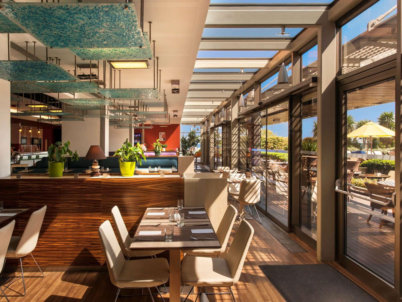 ibis-Istanbul-Zeytinburnu-Restaurant-2