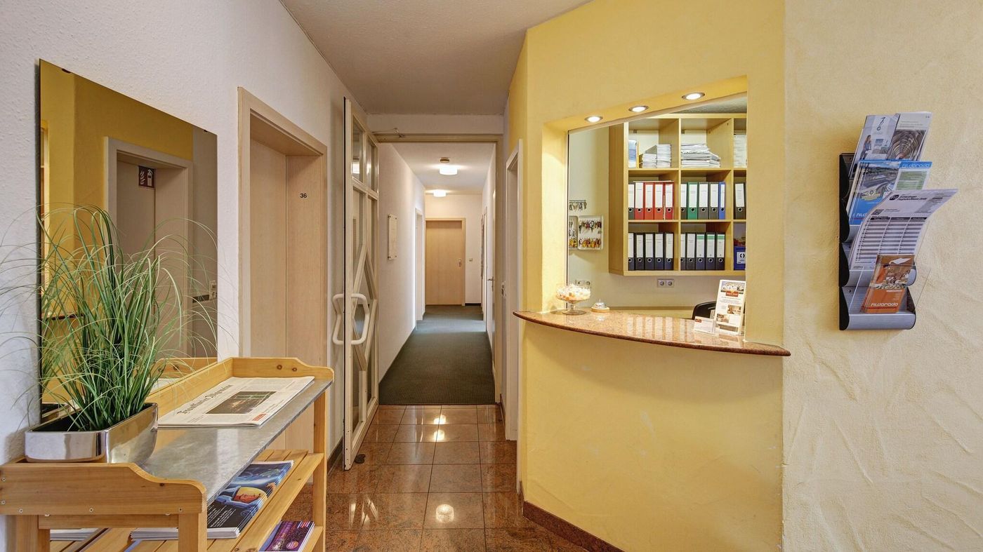 Airport Stetten-Germany-LEINFELDEN-ECHTERDINGEN -Lobby-8