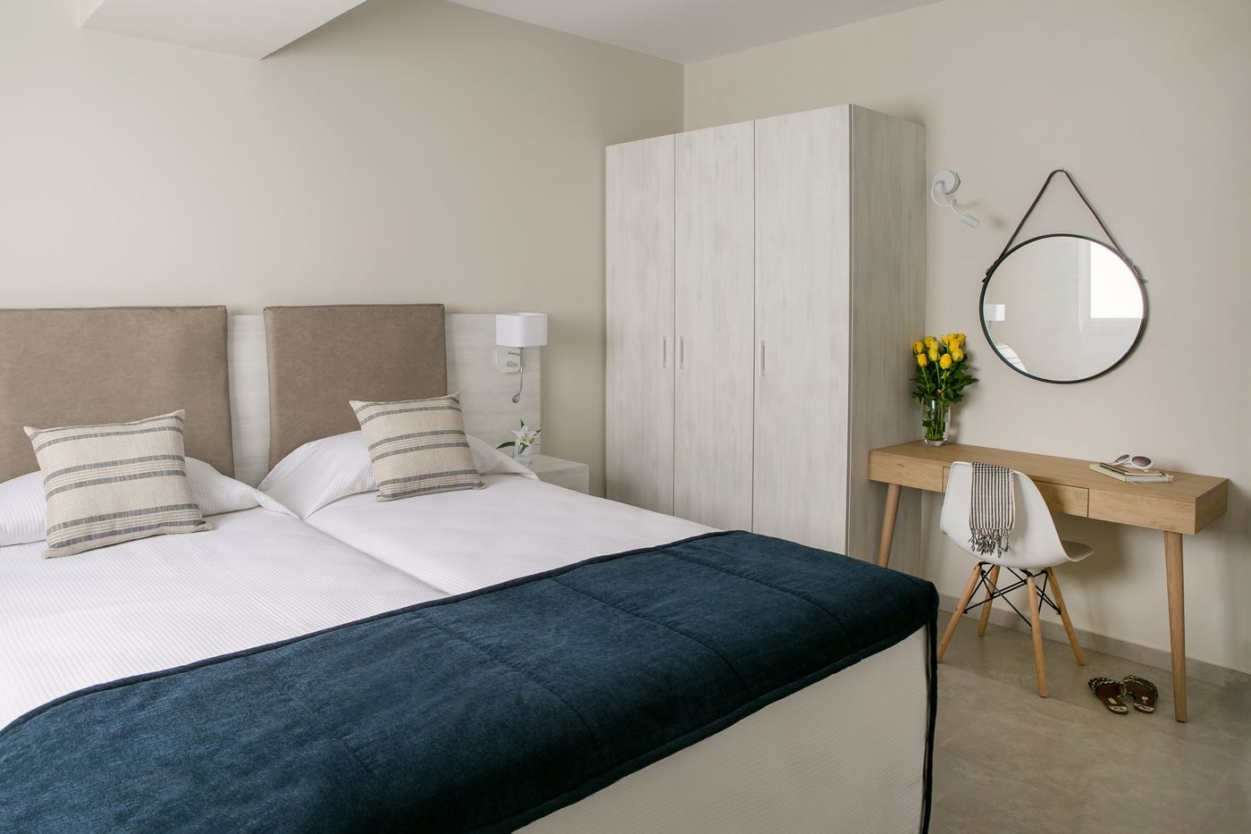 Louis-Paphos-Breeze-Room-27