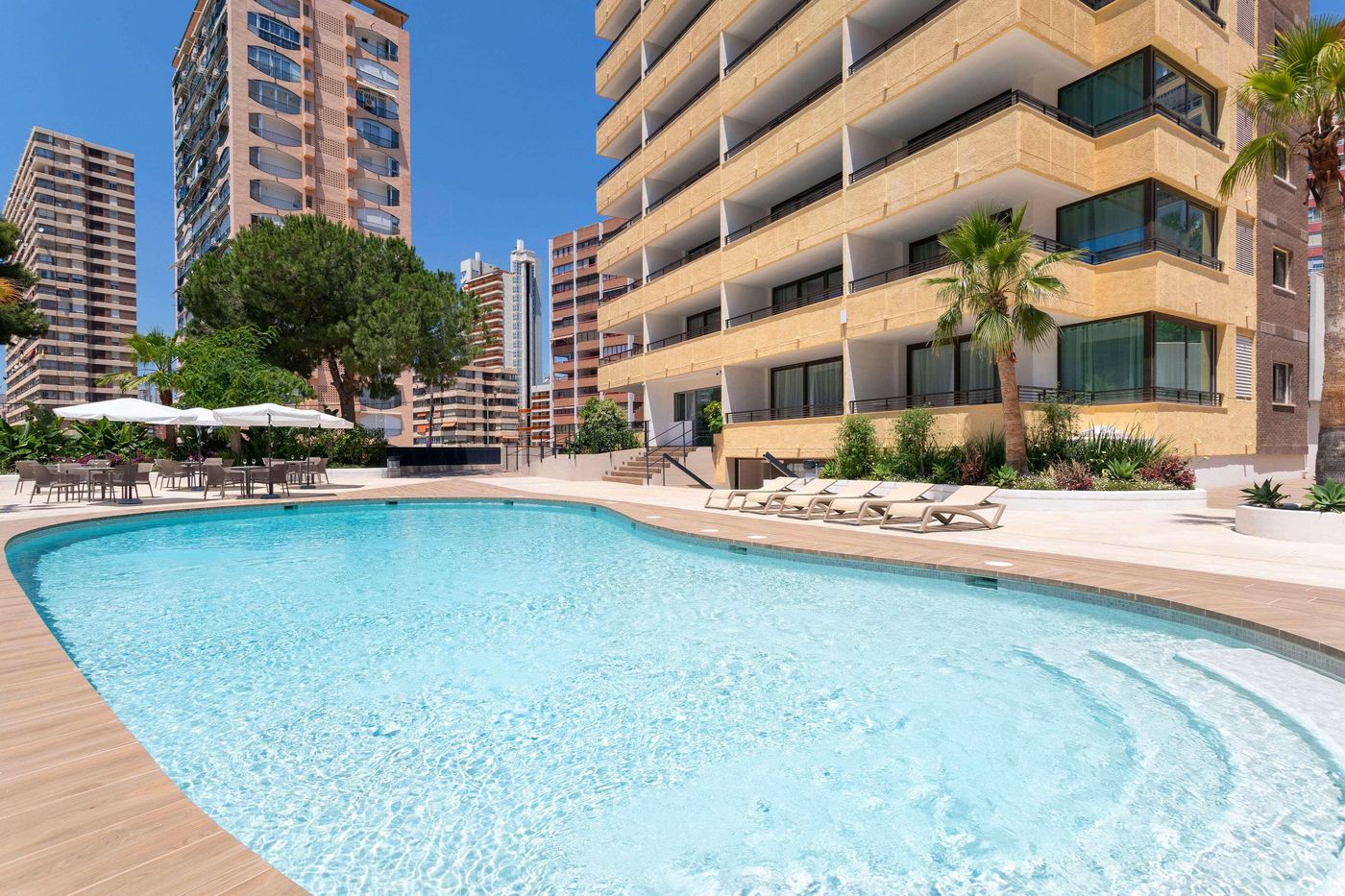 Apartamentos-Halley-Affiliated-By-Melia-Restaurant-3