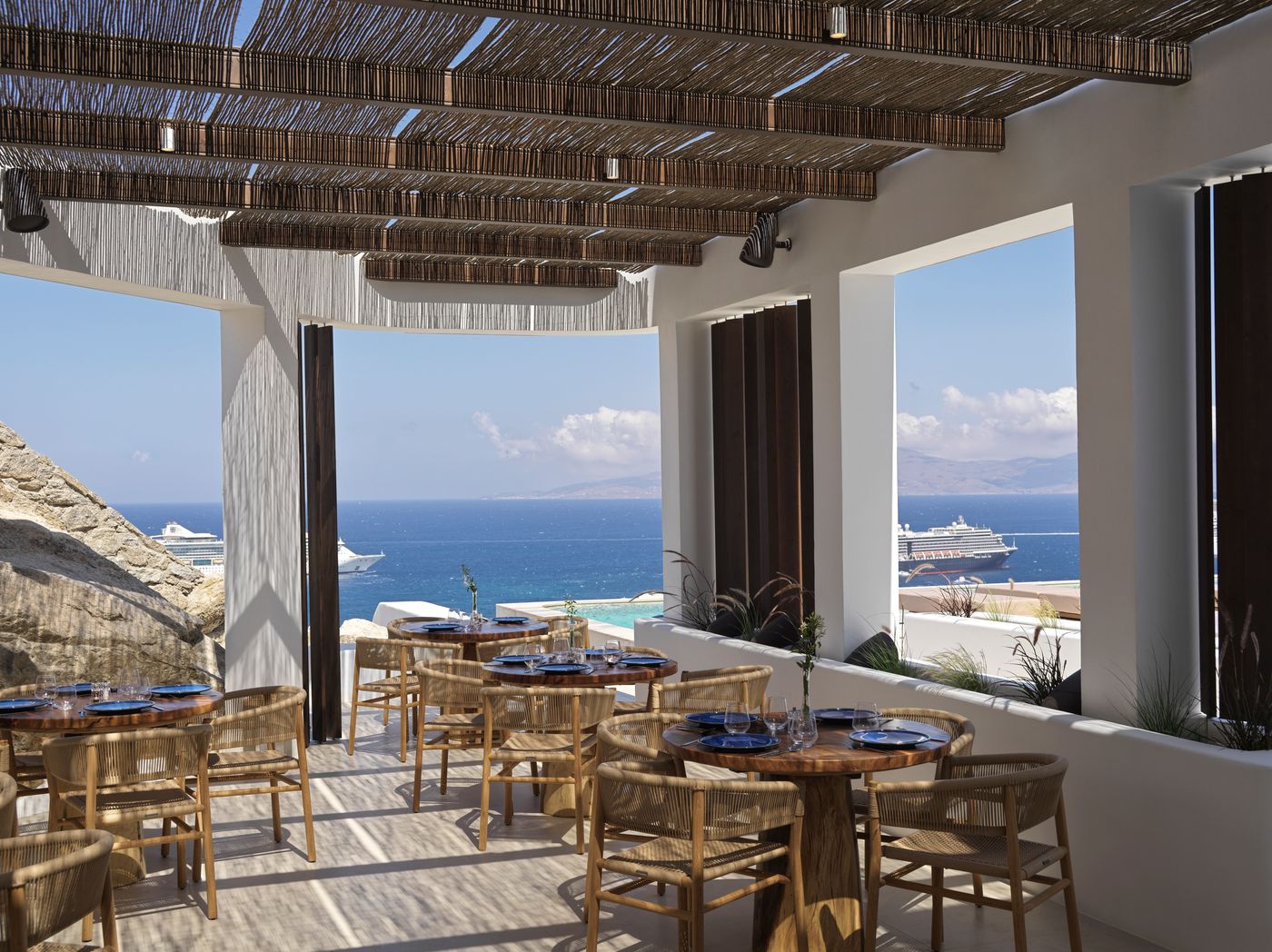 Lovia-Mykonos-Restaurant-16