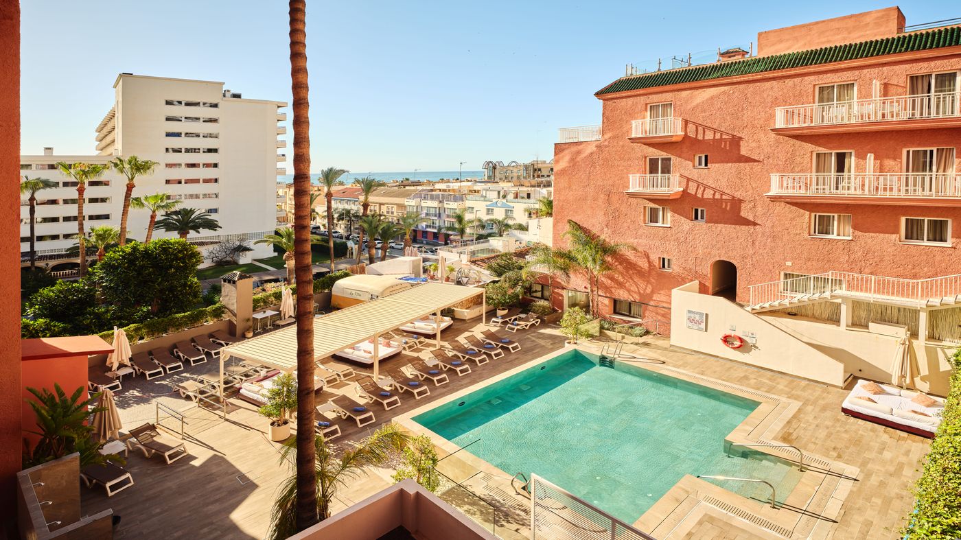 Hotel-Fenix-Torremolinos---Adults-Only-Recommended-Pool-7