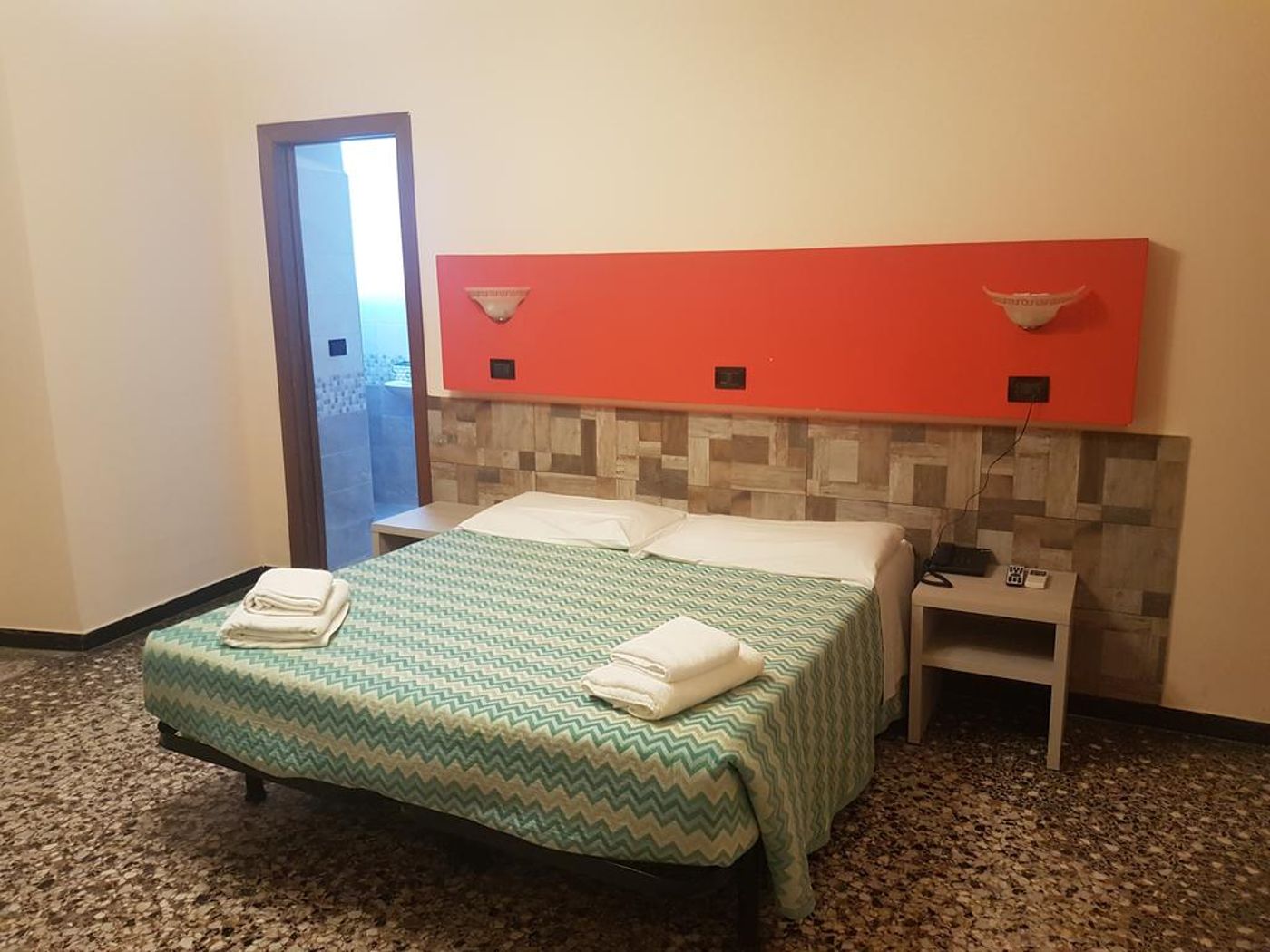 Le Tre Stazioni - Italy - GENOA  - Room - 10