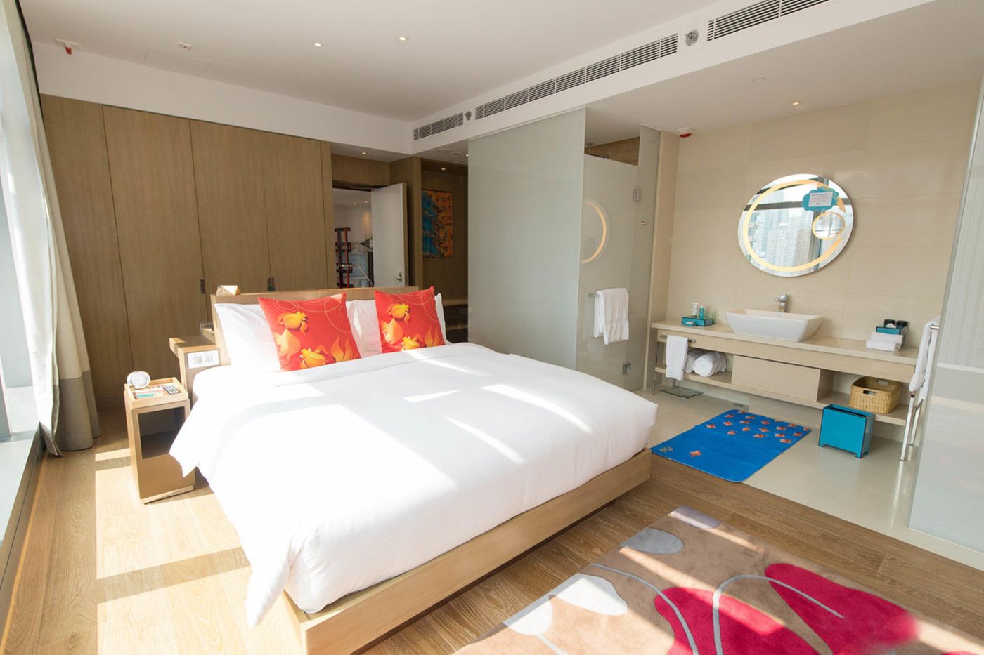 Hotel-Indigo-Hong-Kong-Island-Room-24