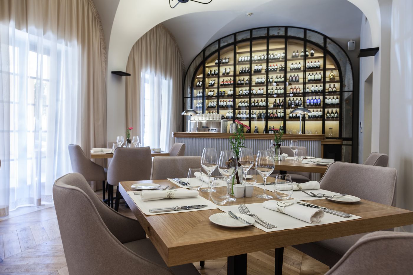 Mamaison-Hotel-Le-Regina-Warsaw-Restaurant-34