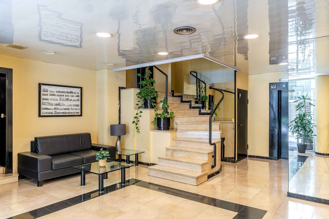 Aparthotel Bertran-Spain-BARCELONA-Lobby-6