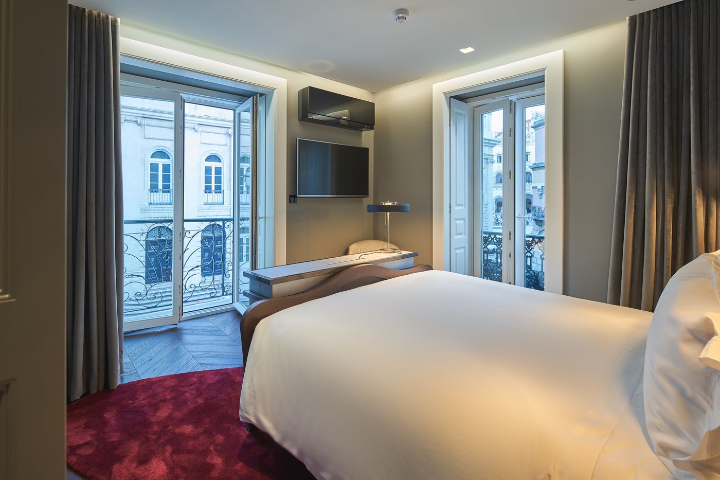 O-Artista-Suites-By-Europe-Room-11