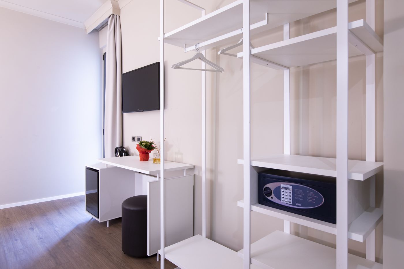 The Smooth Rome-Italy-ROMA-Room-8