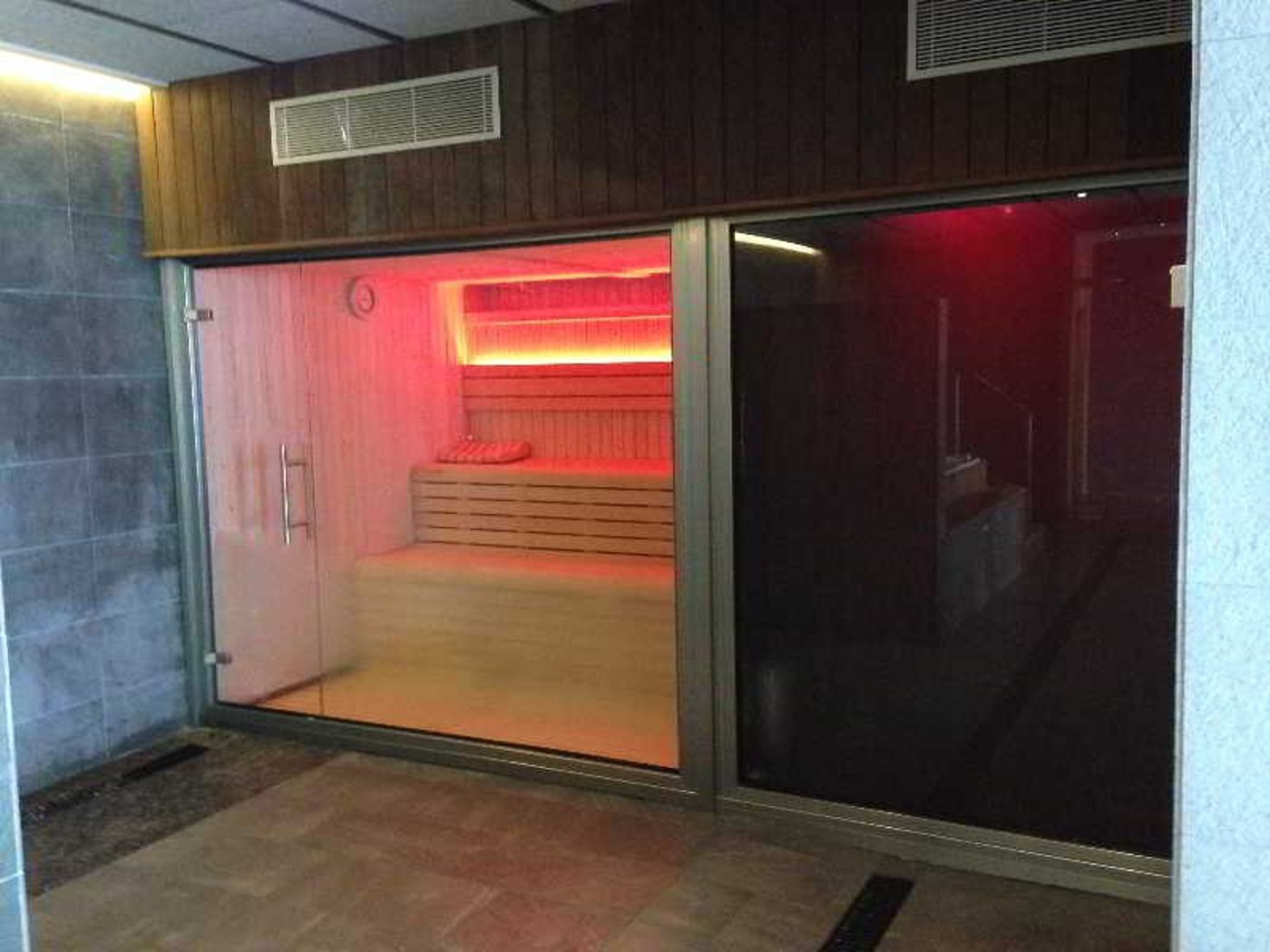 Riviera-Hotel-Sports-and-Entertainment-63