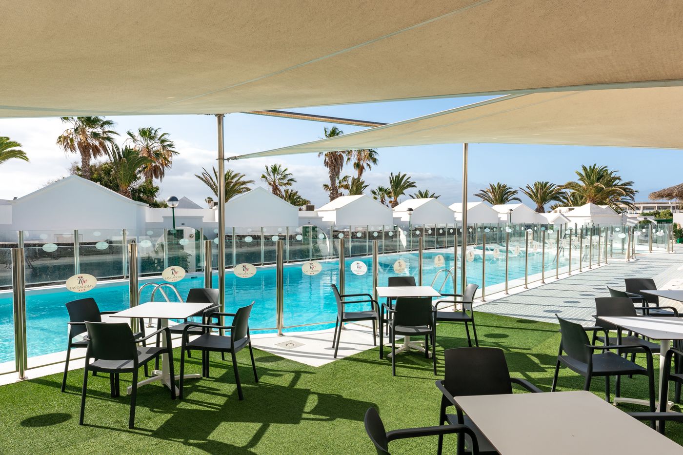 Apartamentos-LIVVO-Las-Gaviotas-Bar-12