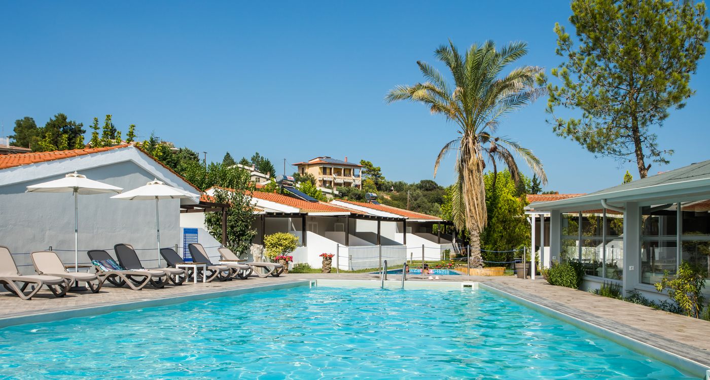 Coral-Blue-Beach-Pool-7