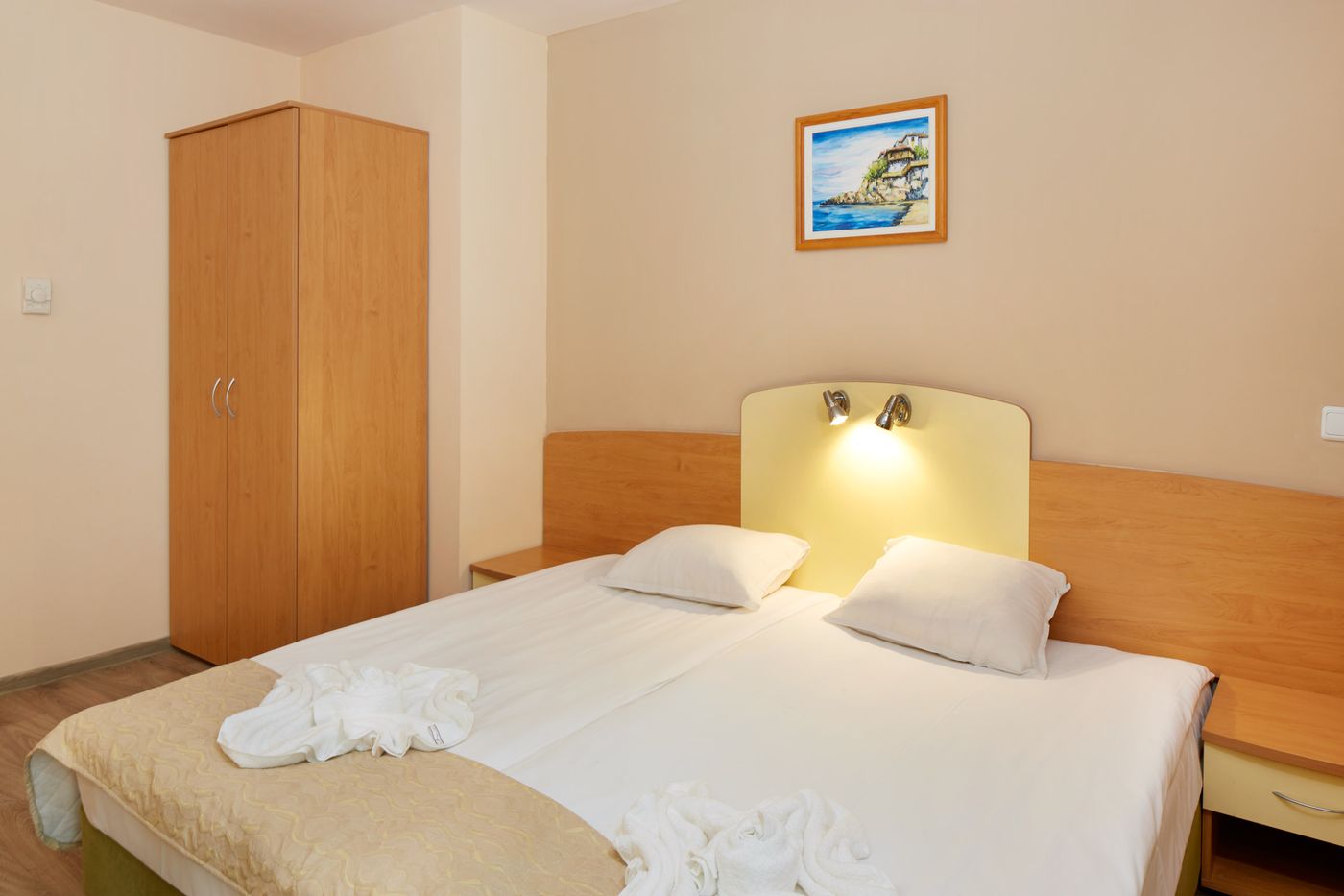 Diamond-Hotel-Room-21