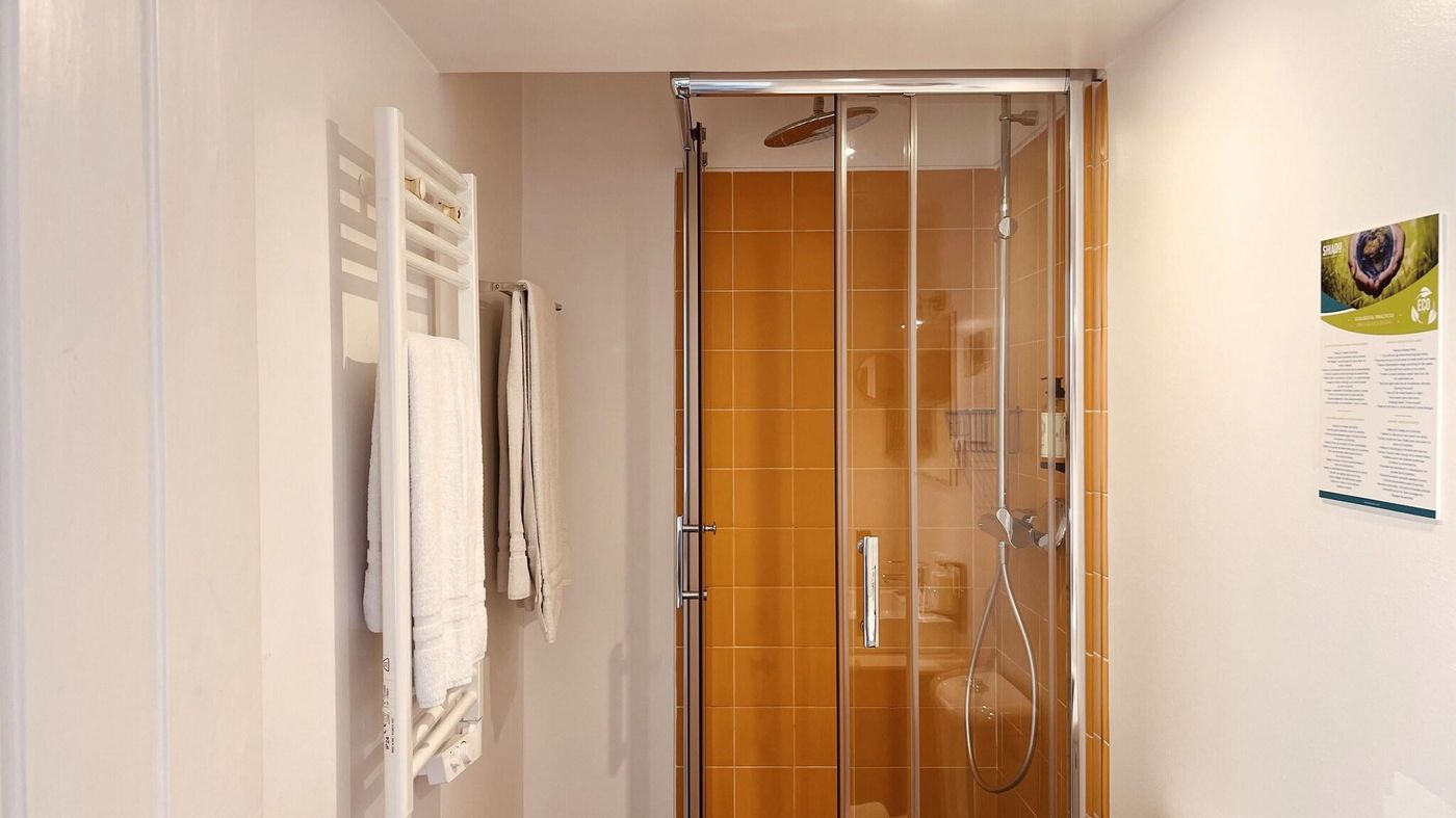 Casa-Do-Jasmim-By-Shiadu-Room-57