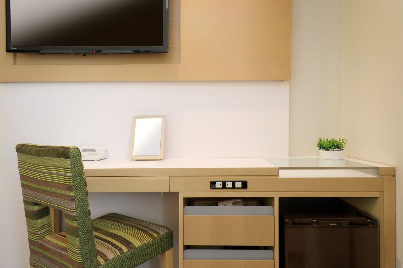 Keio Presso Inn Nihonbashi Kayabacho-Japan-Chuo Ku-Room-7