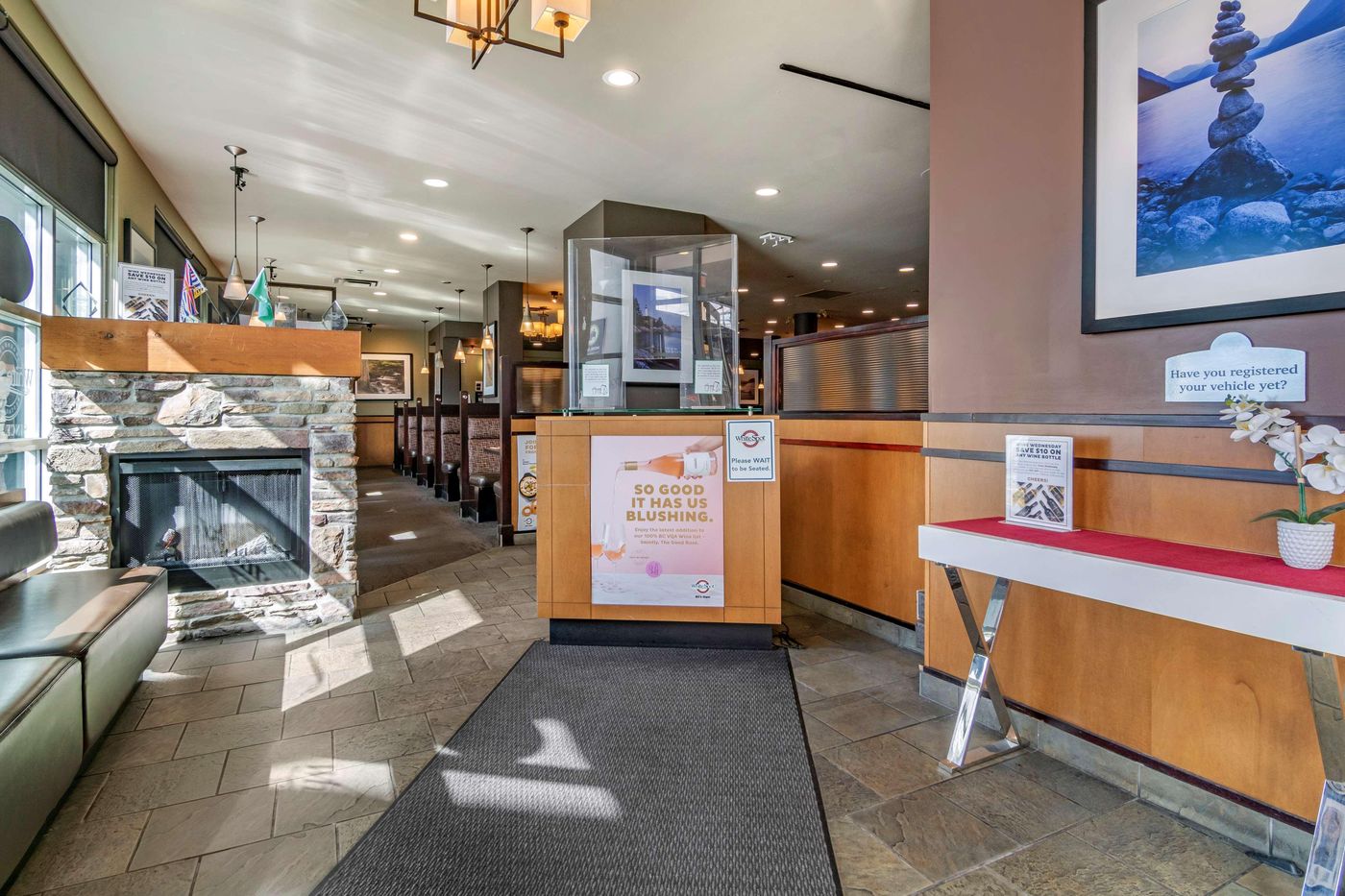 Best-Western-Plus-Vancouver-Airport-Hotel-Restaurant-15