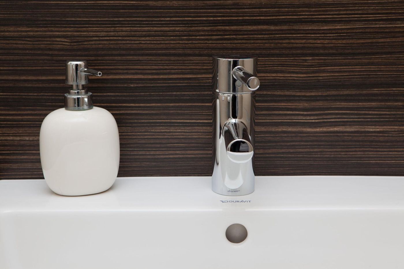 Altstadthotel Grauer Wolf-Germany-ERLANGEN-Room-9