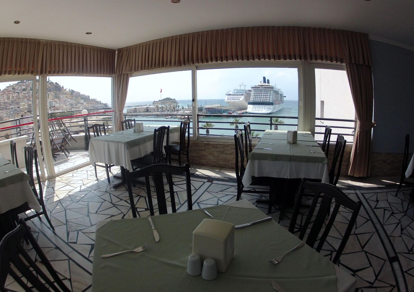 Surtel-Restaurant-9