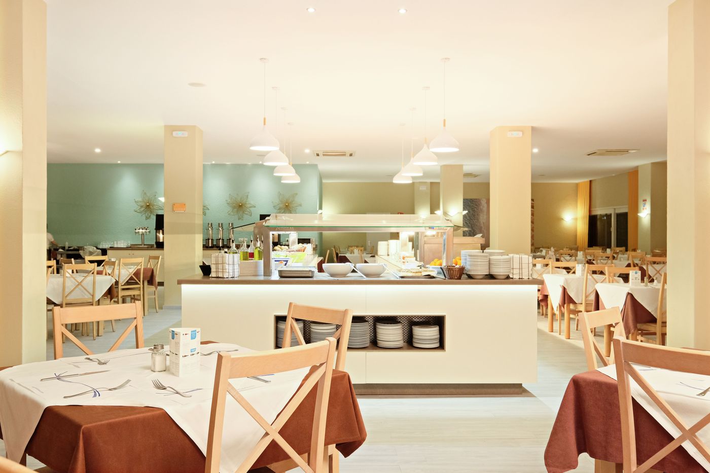 Azuline-Hotel-Pacific-Restaurant-26