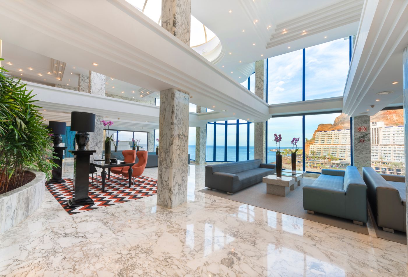 TUI-BLUE-Suite-Princess--Adults-Only--Lobby-43