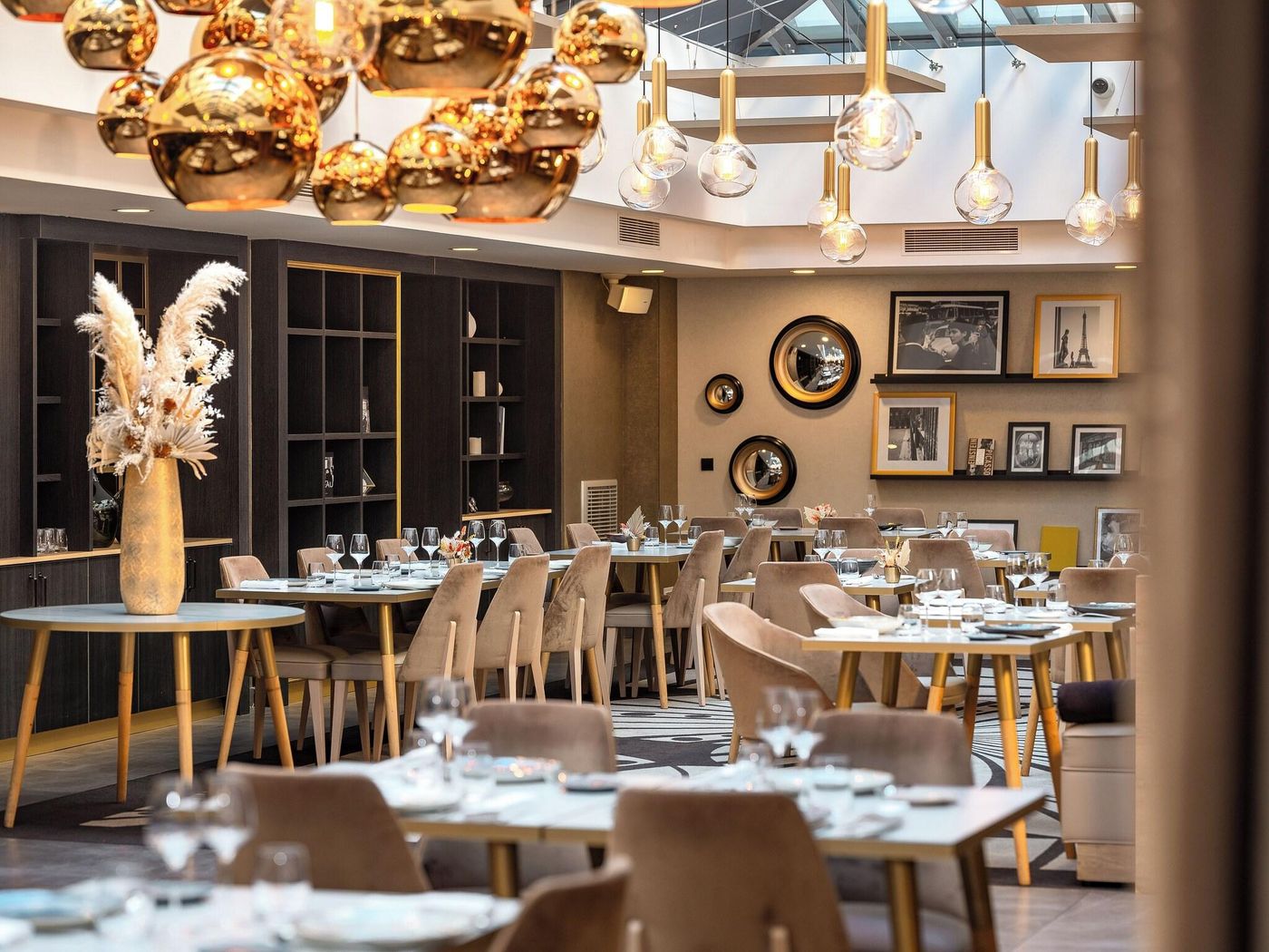 Niepce-Paris-Hotel--Curio-Collection-by-Hilton-Restaurant-30