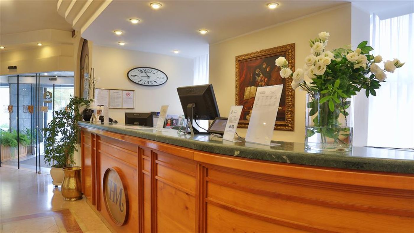 Hotel-Mozart-Lobby-4