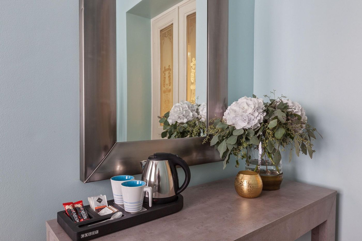 Gorgeous-Prague-Rooms-Lobby-37