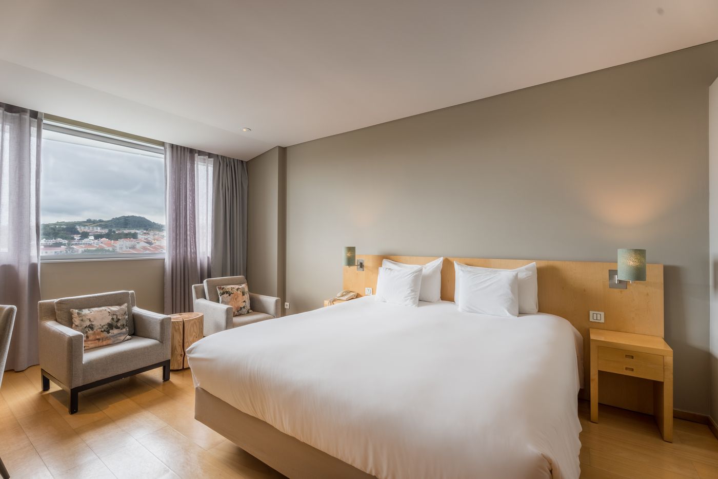 The-Lince-Azores-Great-Room-11