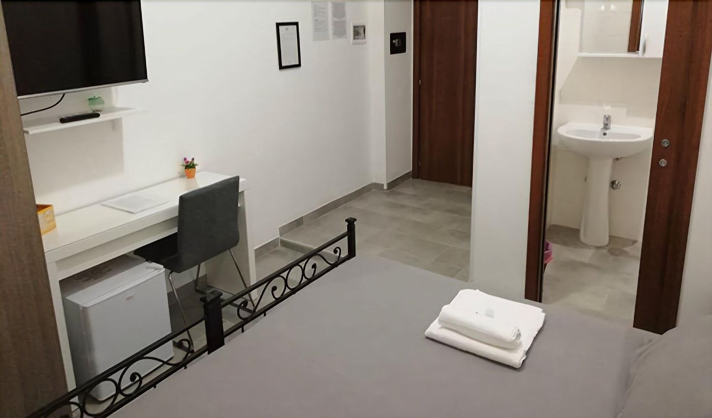 Grandis Rooms-Italy-ROME-Room-10