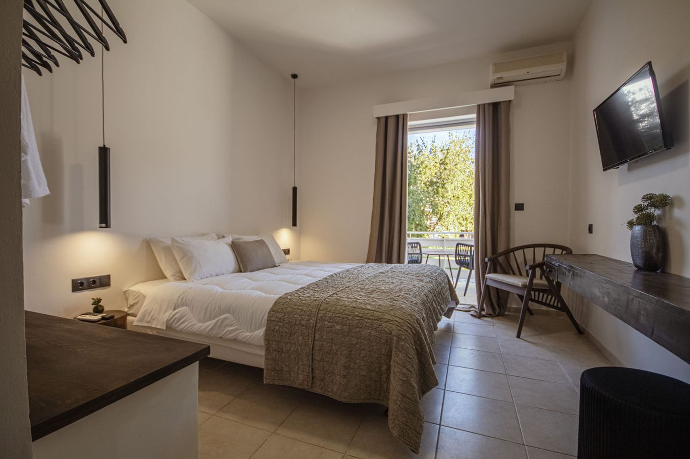 ELE-NAS-bohotel---Annex-Apartments-Room-34