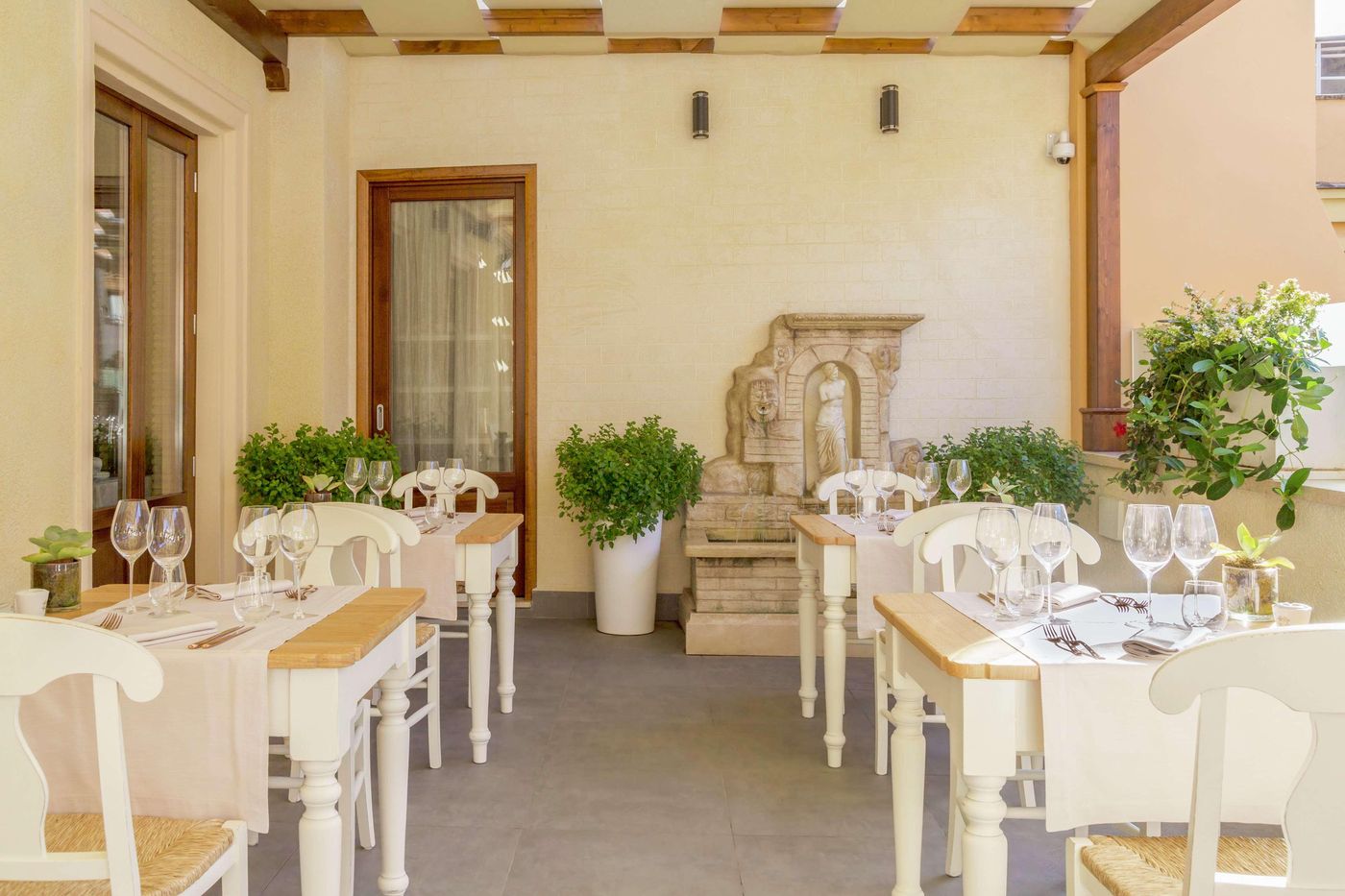 Aleph-Rome-Hotel--Curio-Collection-by-Hilton-Restaurant-6