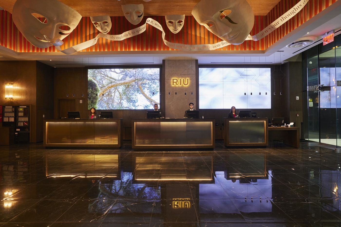 Riu-Plaza-Manhattan-Times-Square-Lobby-13