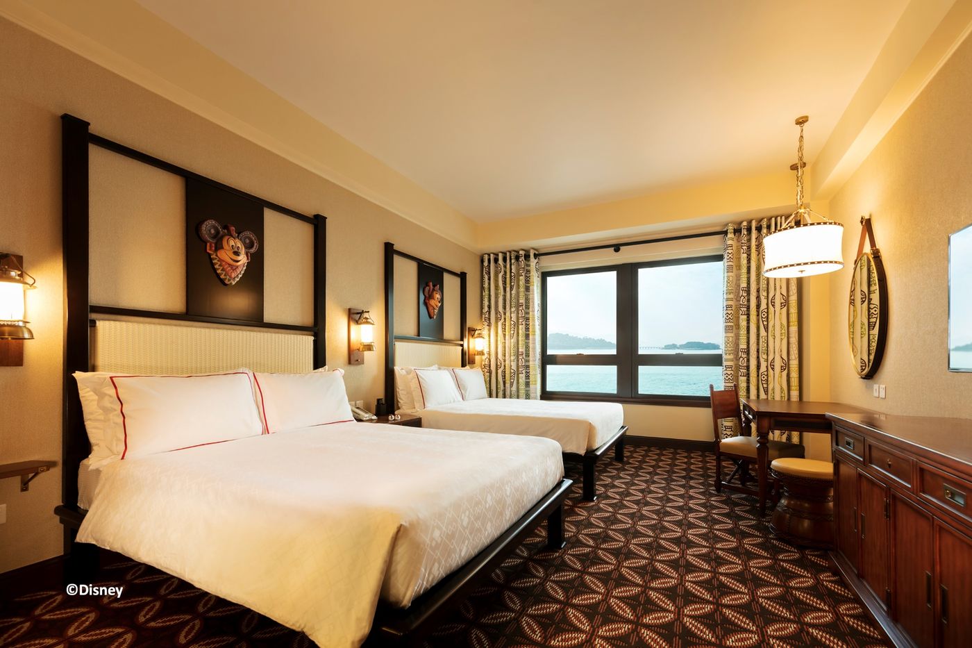 Disney-Explorers-Lodge-Room-8