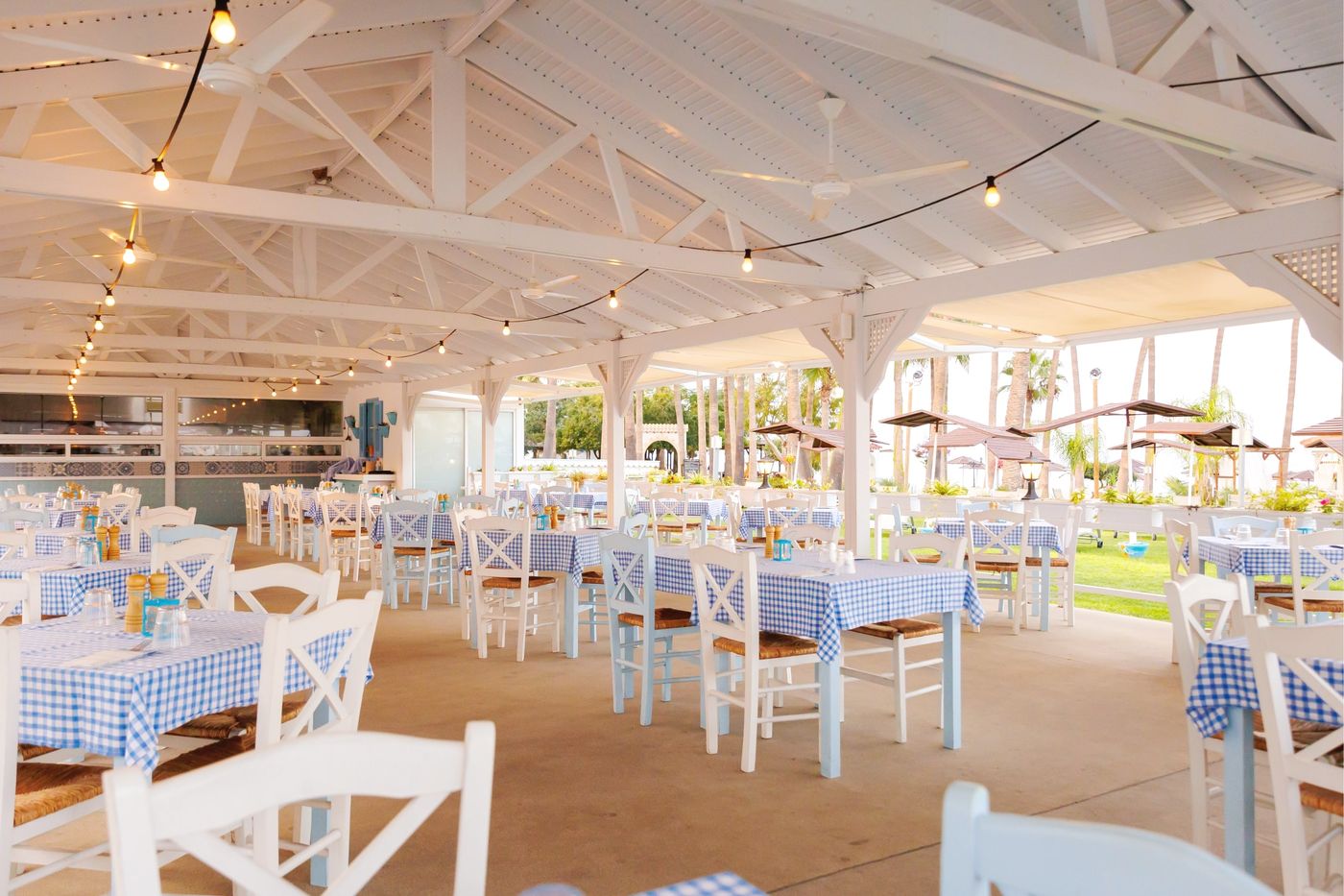 Cavo-Maris-Beach-Restaurant-20