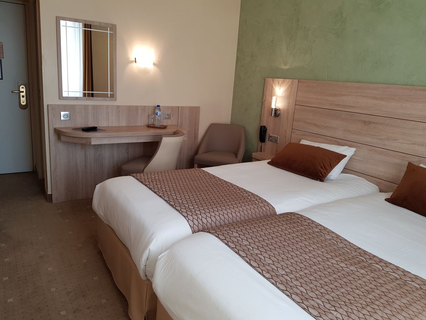 Hotel-Champerret-Elysees-Room-14