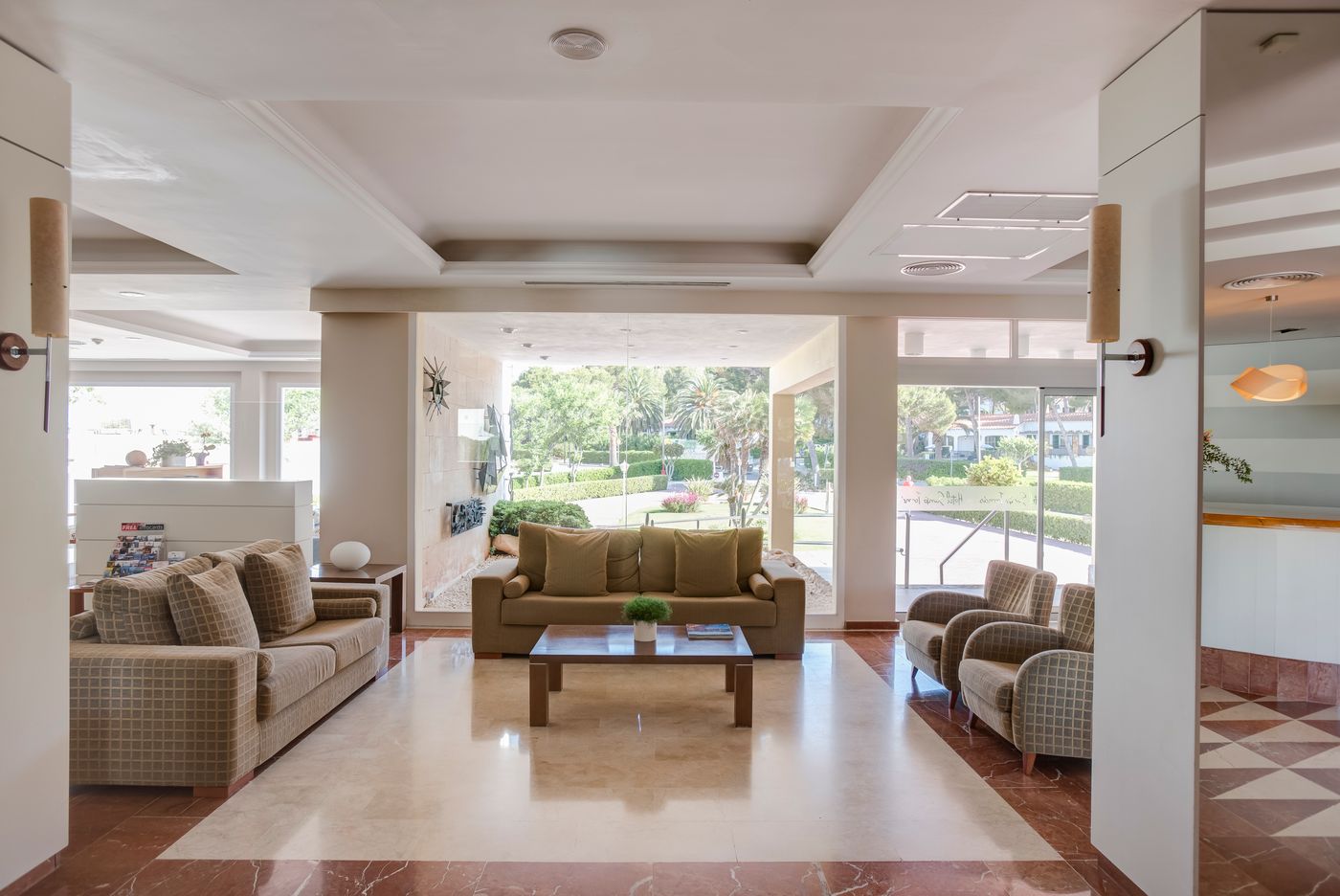 Hotel-55-Santo-Tomas-Lobby-48