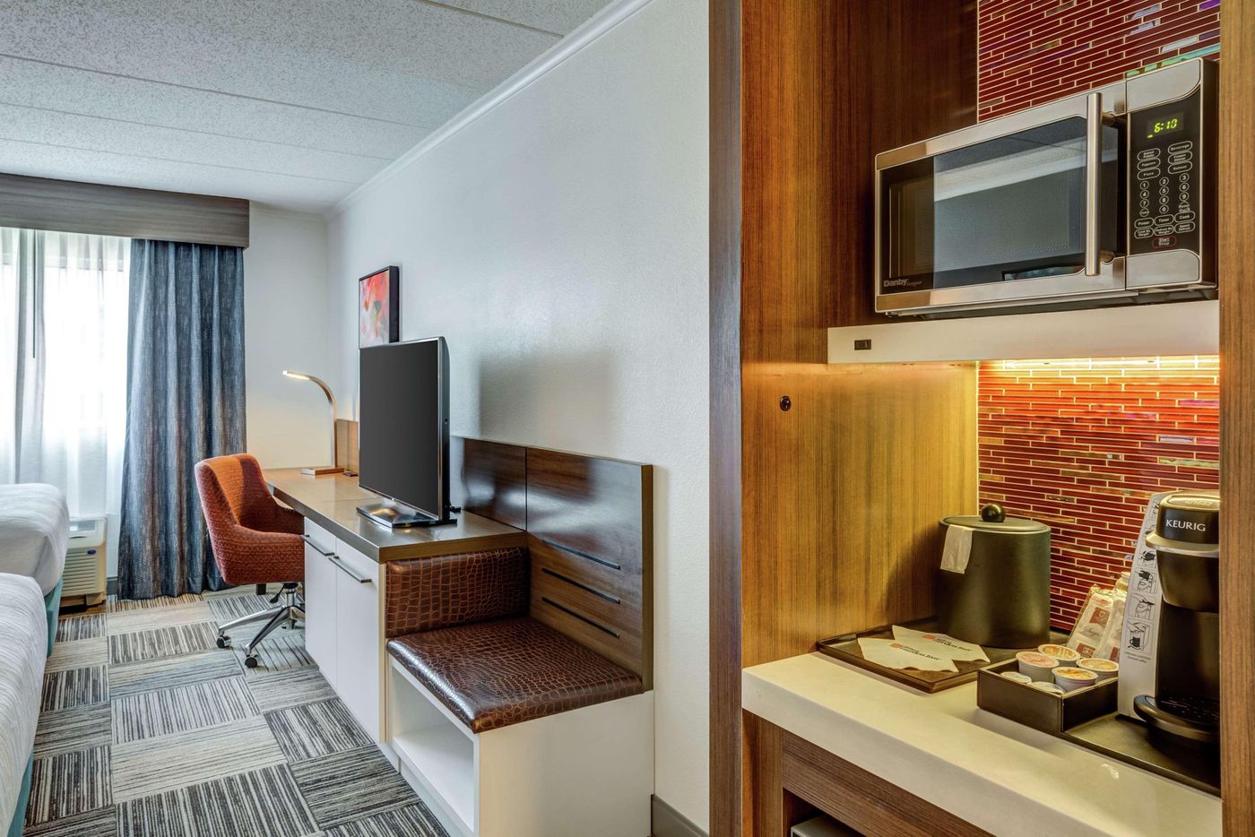 Hilton-Garden-Inn-Boston-Waltham-Room-22