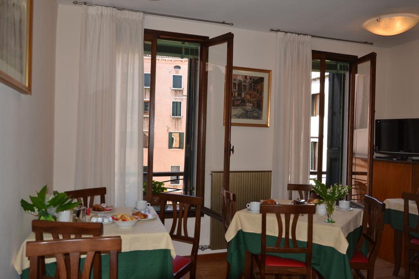 Hotel-Canada-Venezia-Room-4