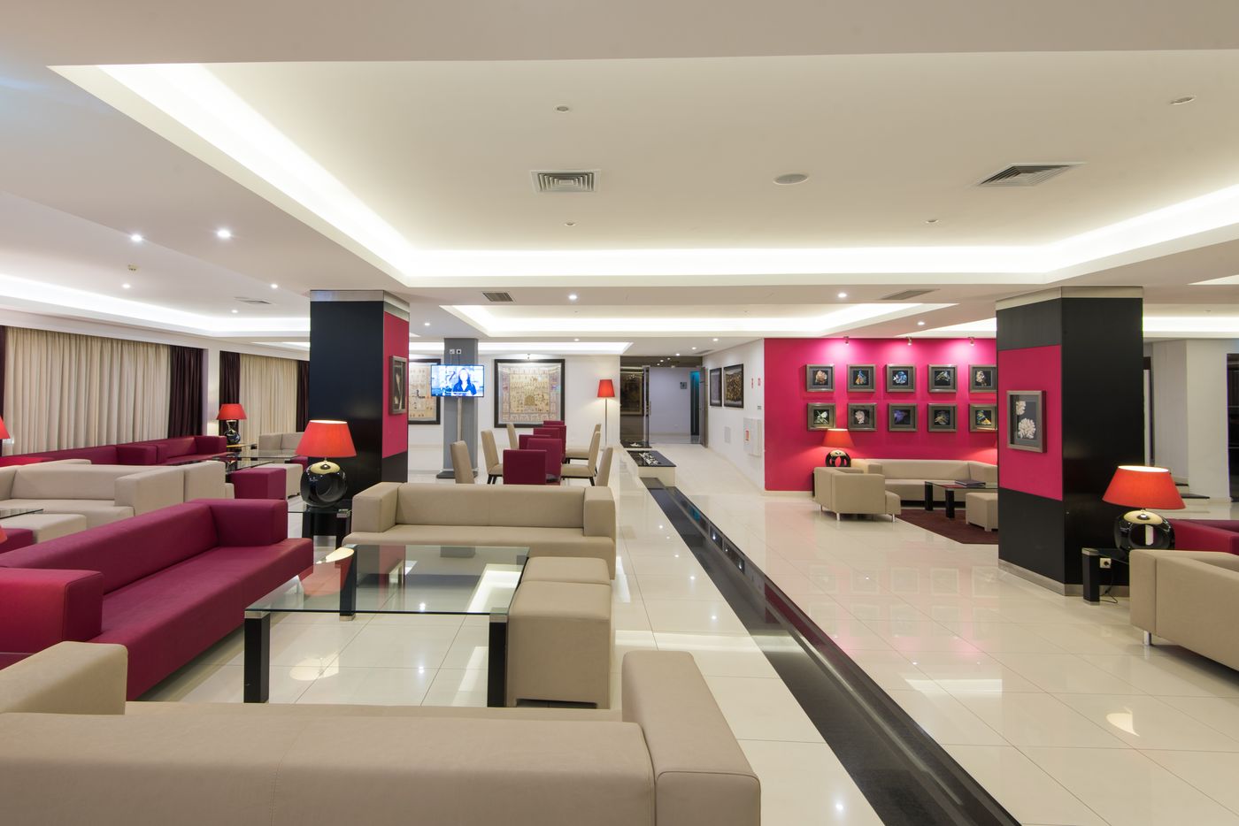 Vila-Gale-Atlantico-Lobby-37