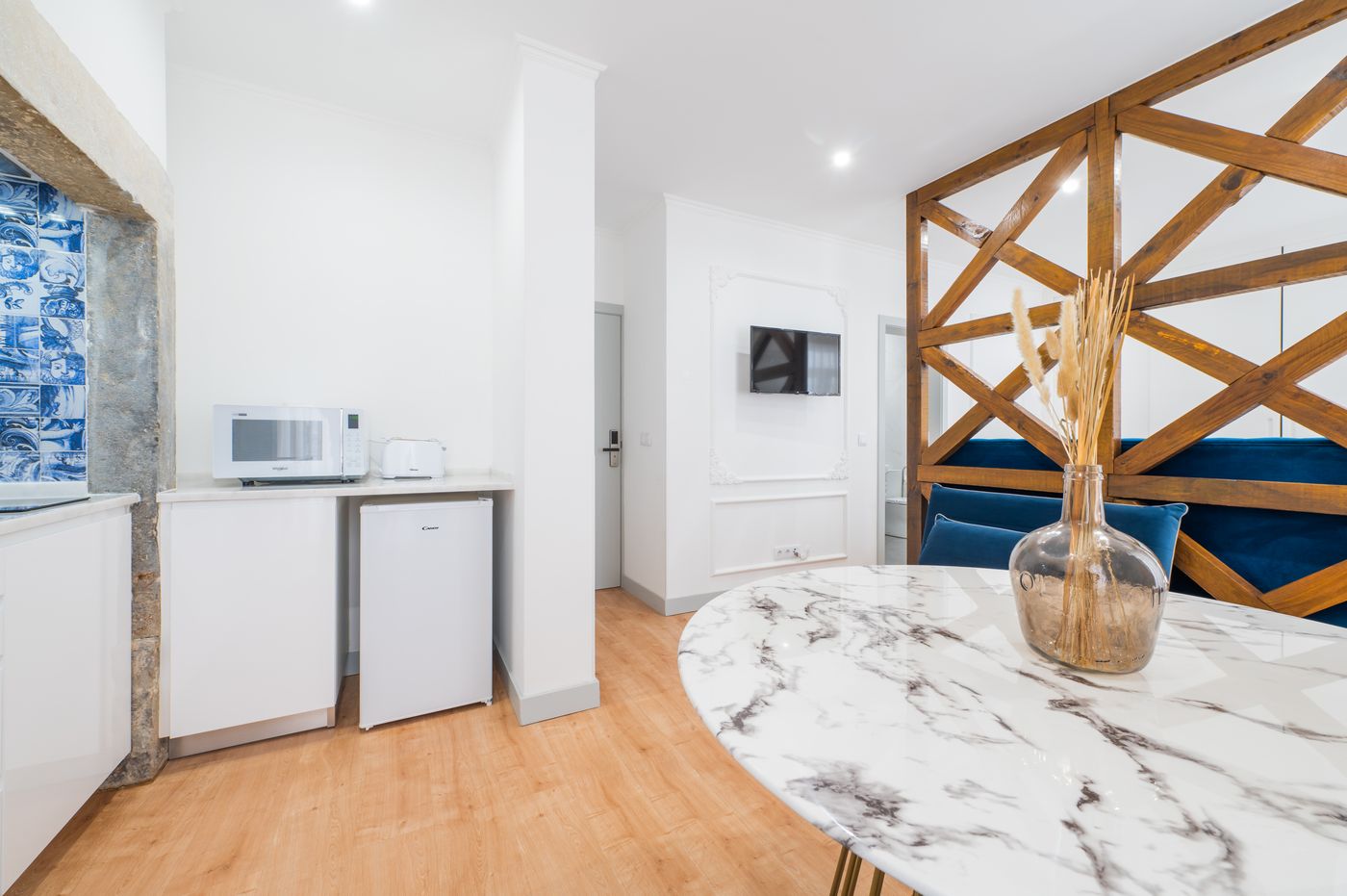 Via-Augusta-129-Room-8