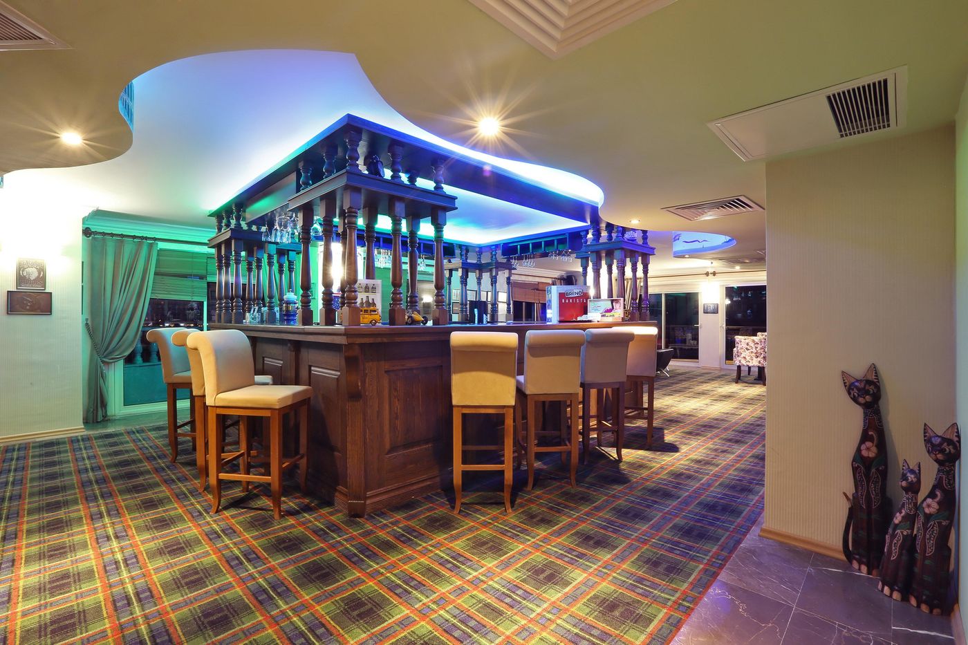 Selectum-For-Two-Side--ex--Heaven-Resort--Bar-25