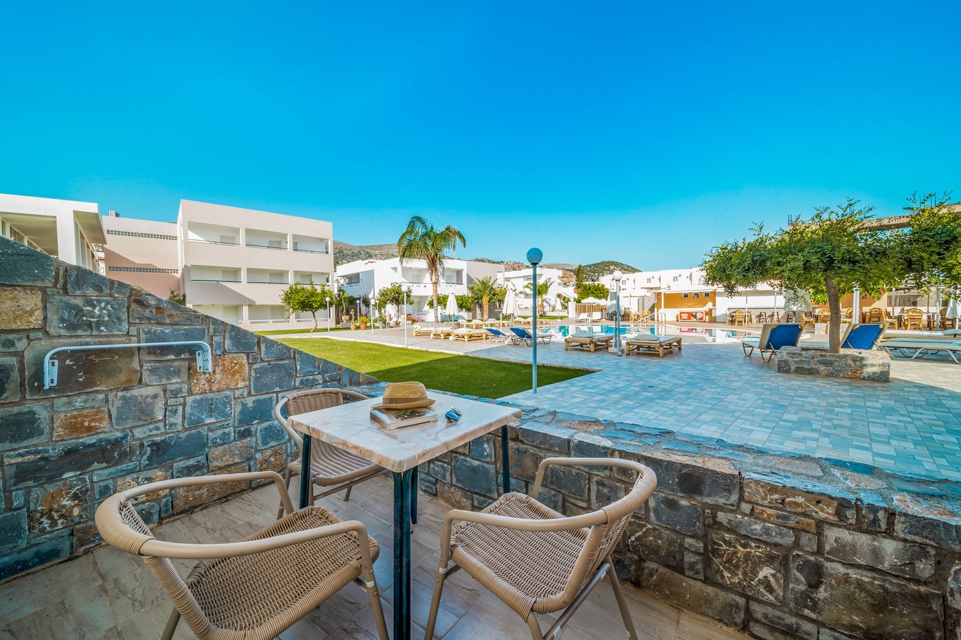 Maria-Rousse-Studios-Room-17