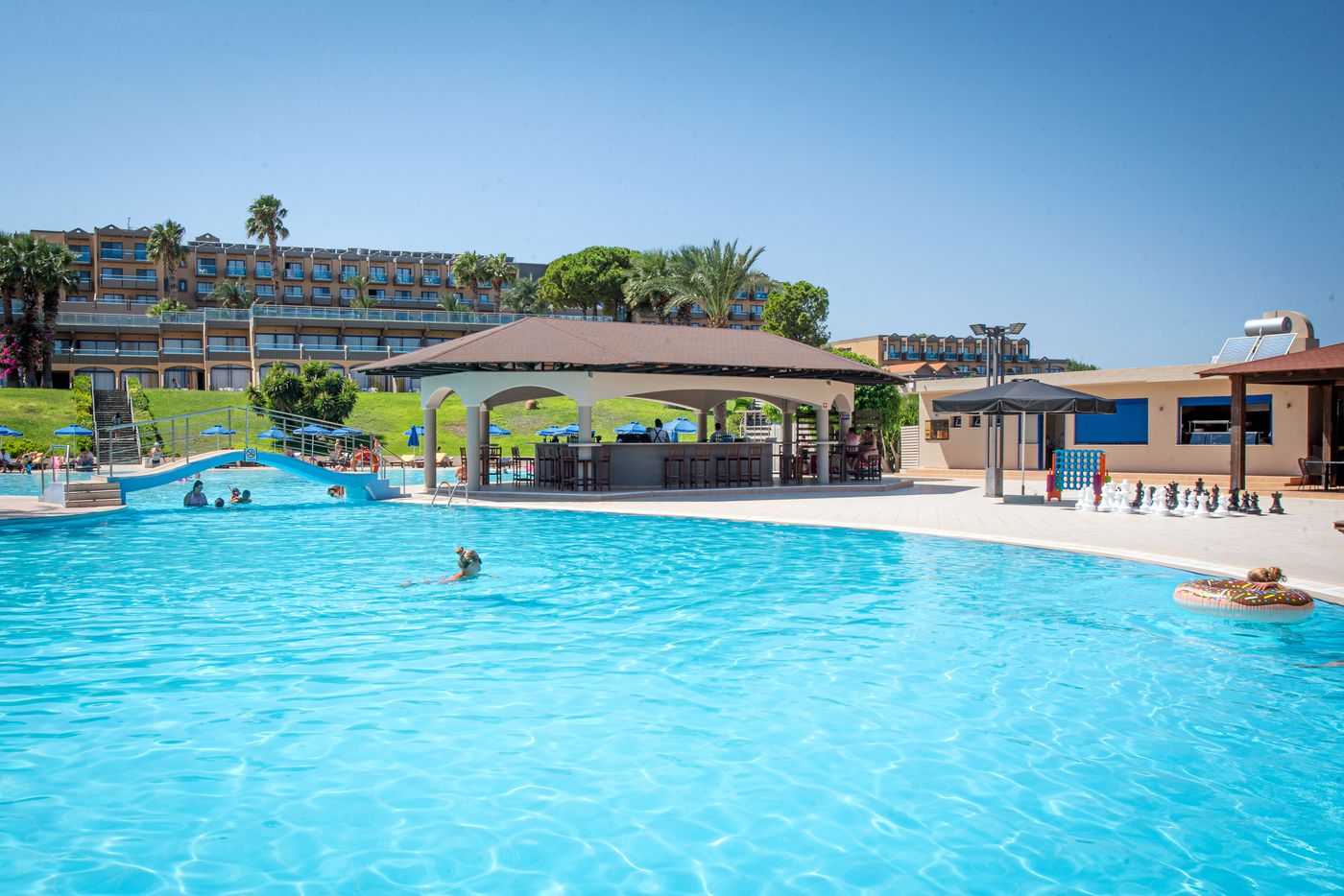 Kresten-Palace-Pool-2