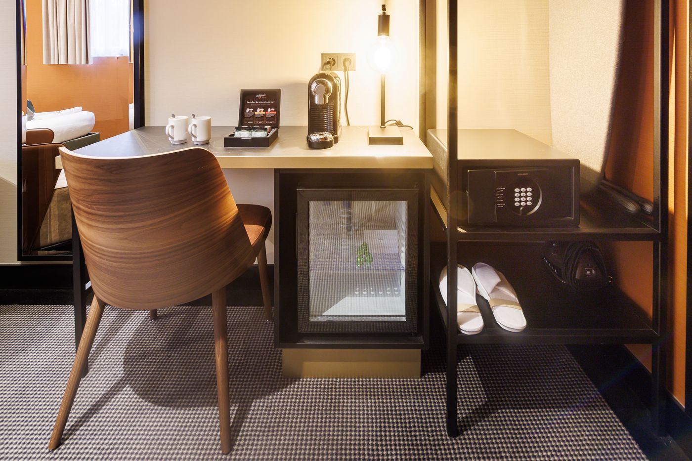 Huygens-Place-Room-40