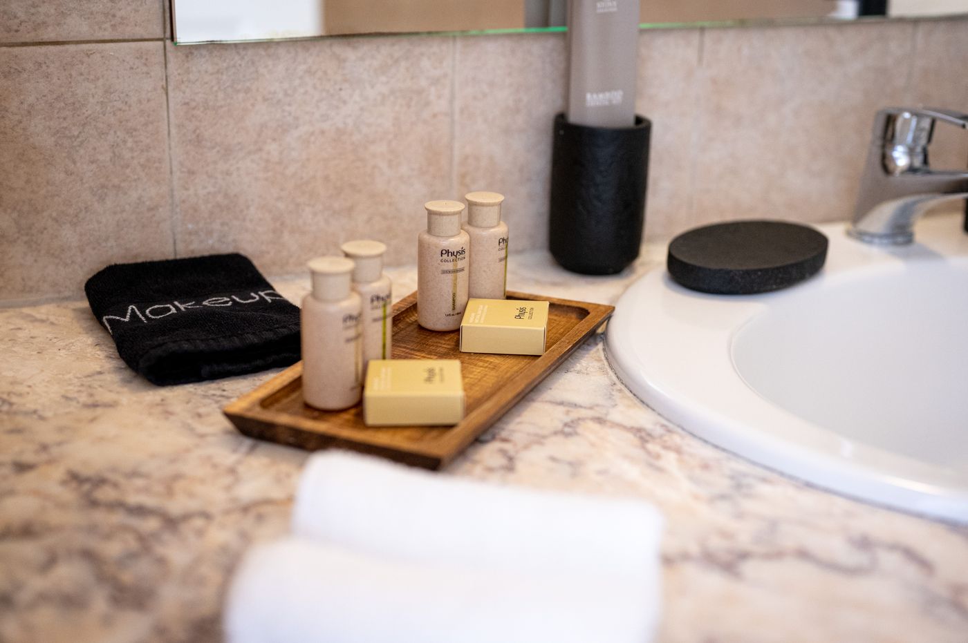 En-Plo-Boutique-Suites---Oia-Santorini-Room-54