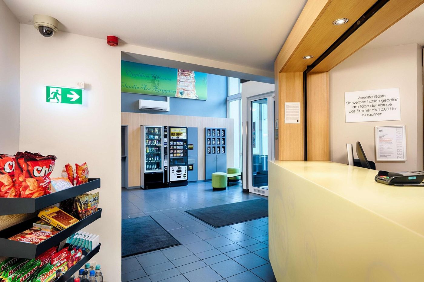 B-b-Hotel-Koln-frechen-Lobby-9