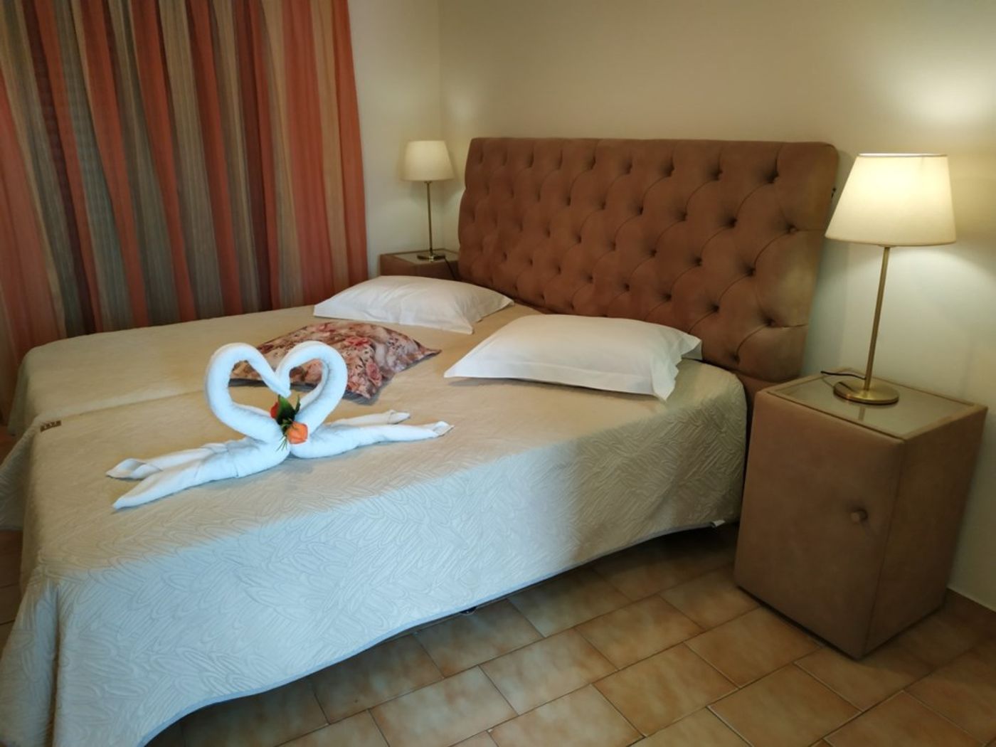 Eleni-s-Garden-Room-20