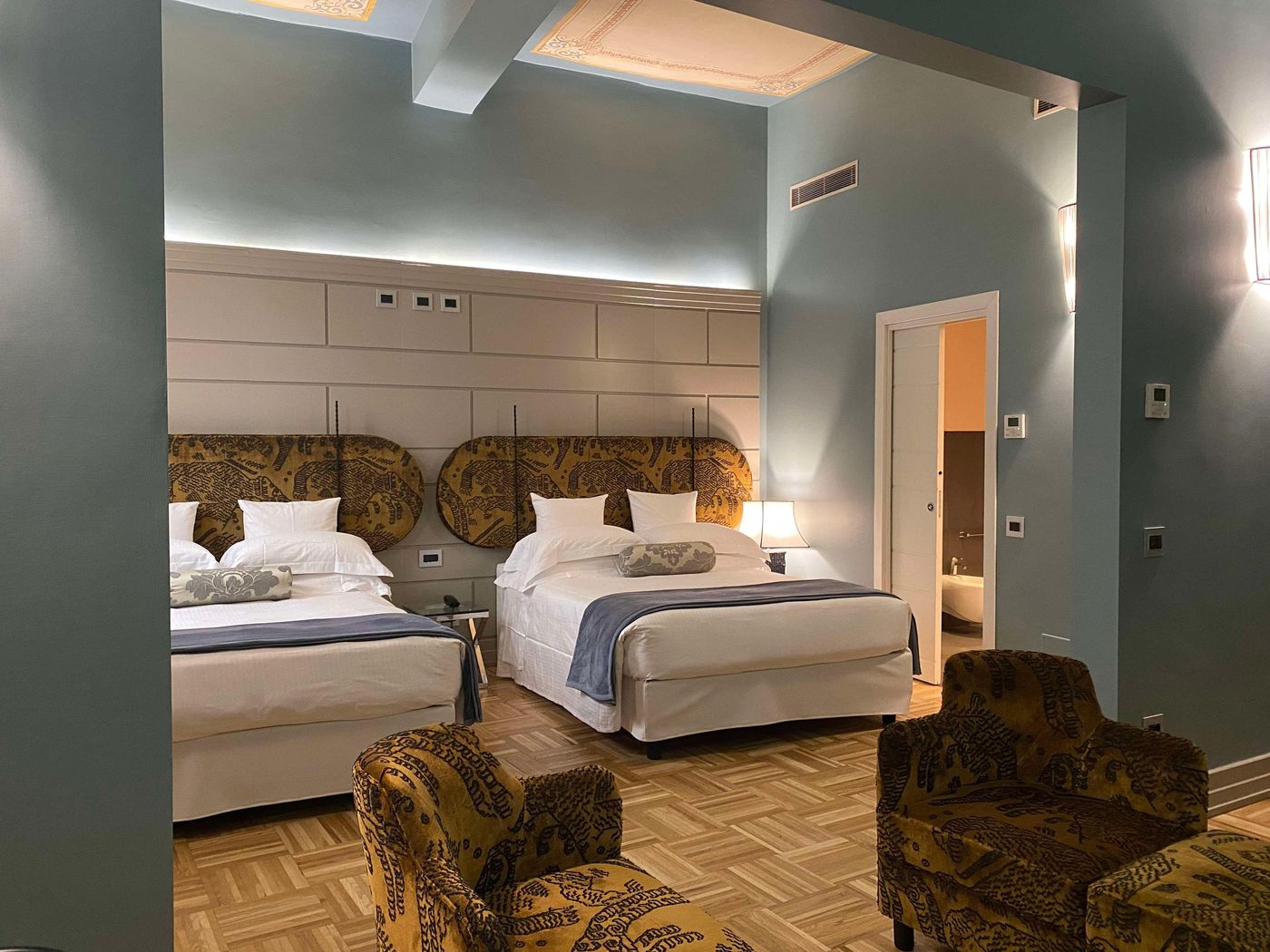 Hotel-Number-Nine-Room-54