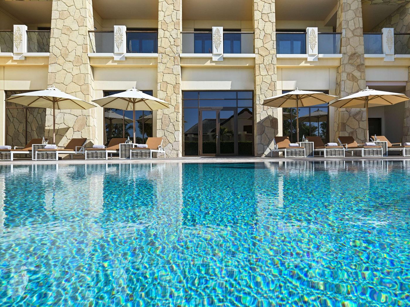 Sofitel-Dubai-The-Palm-Pool-5