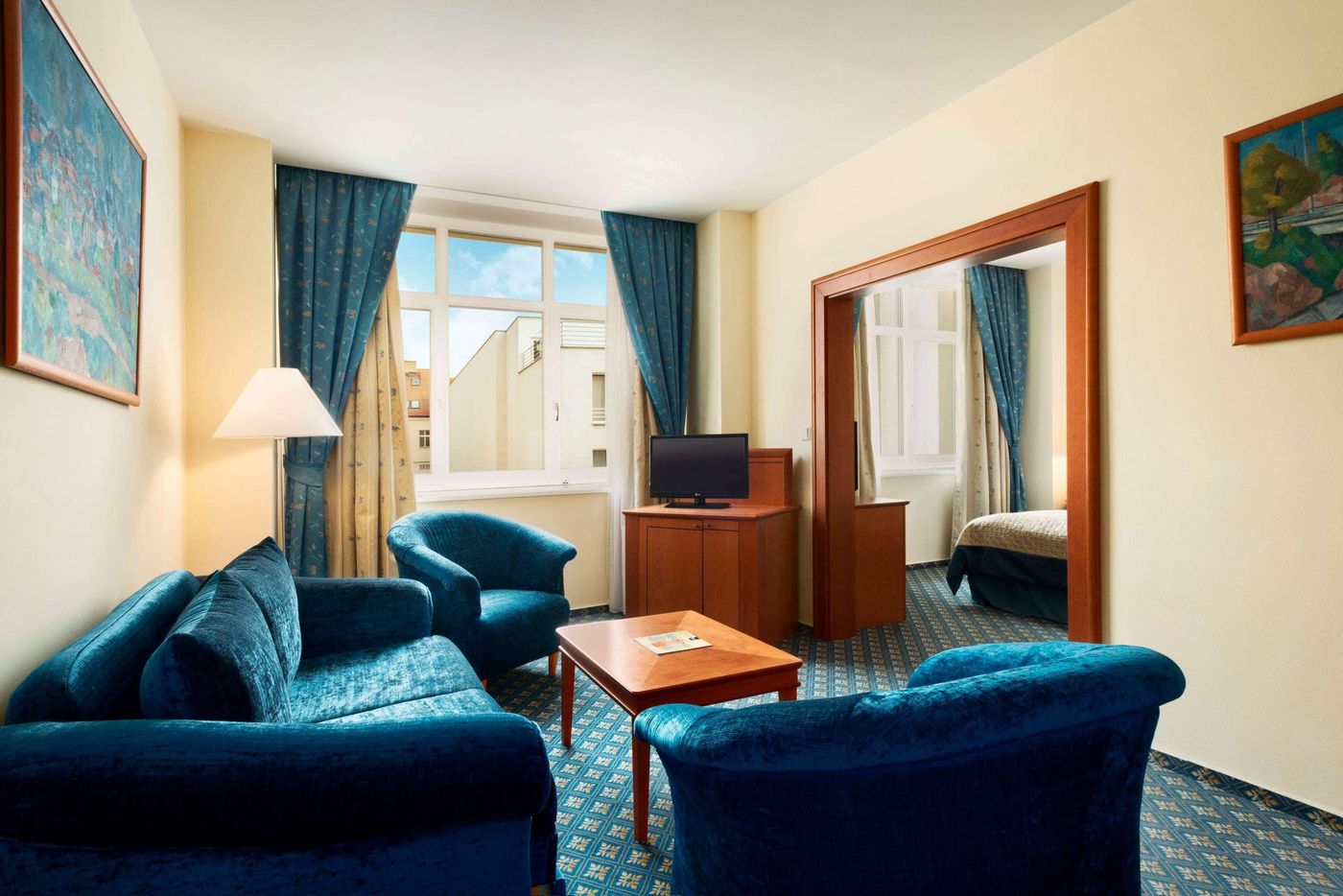 Ramada-Prague-City-Centre-Room-20