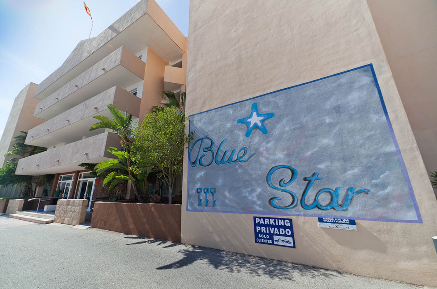 Blue Star Apartments